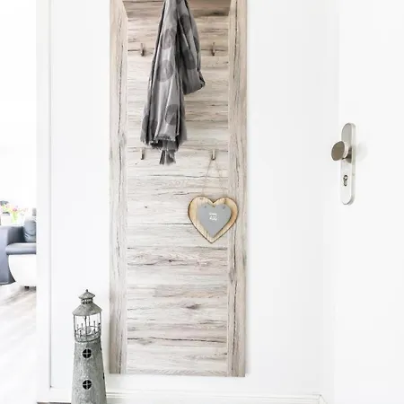 Апартаменты Ferienwohnung Strandhaus Moewenberg App.1